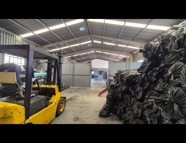 950M² WAREHOUSE FOR SALE IN HUGHES